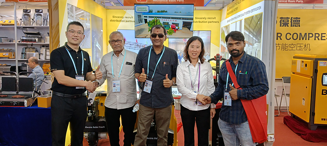 The 2025 Spring Canton Fair Concludes Successfully | Las transpaletas eléctricas todoterreno Tianyulishi obtienen un amplio reconocimiento por parte de compradores globales
